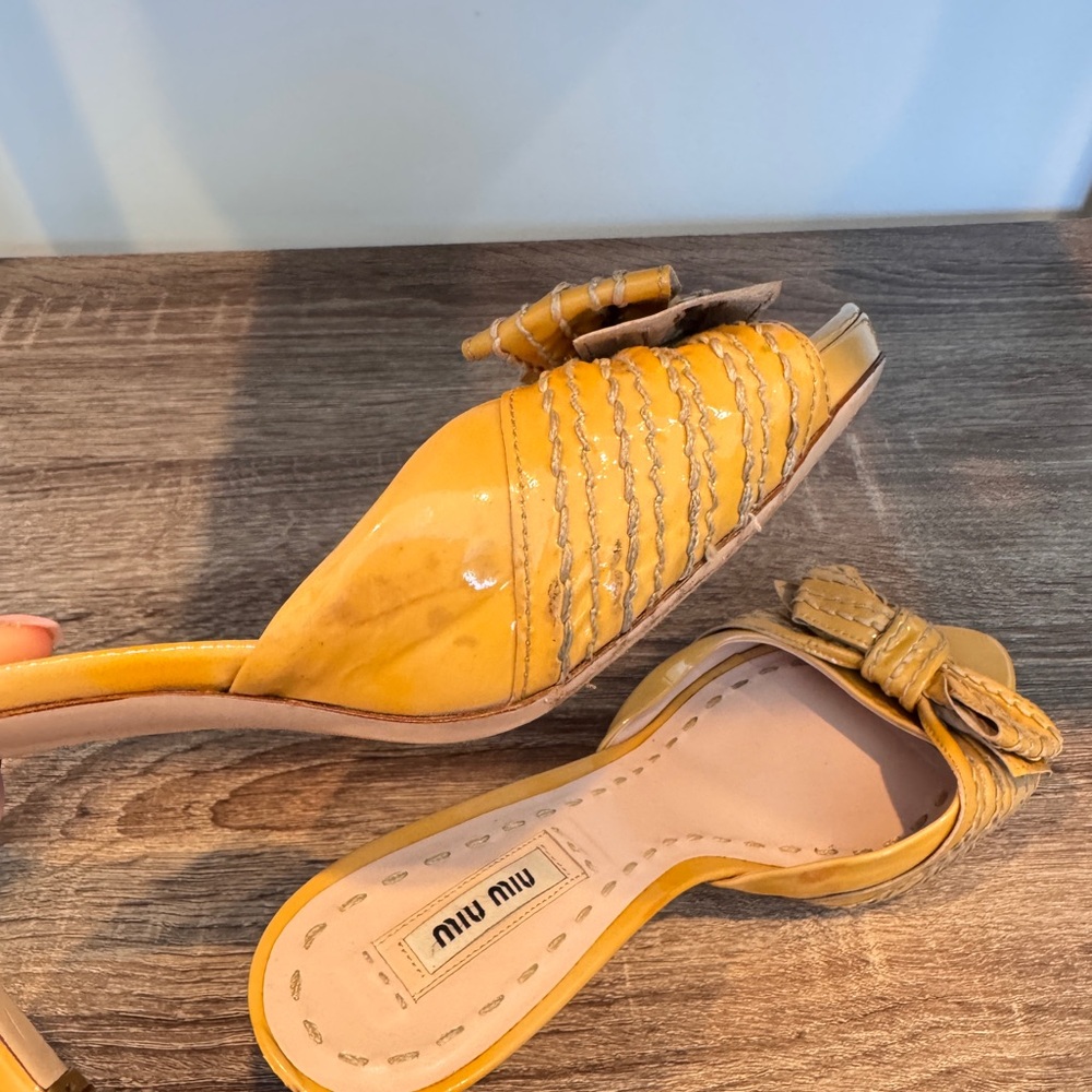 Miu Miu Patent Leather Yellow/Beige Mule Sandals. - Picture 9 of 10